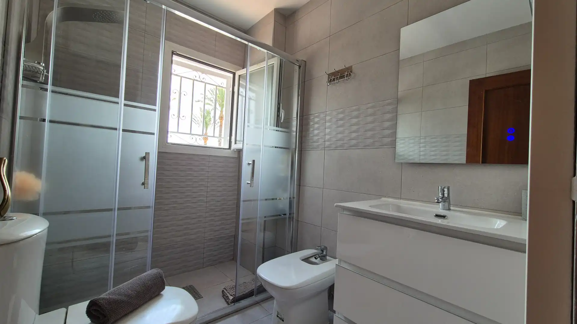 Bathroom of Detached homes for sale in Elche / Elx  with Air Conditioner, Heating and Terrace