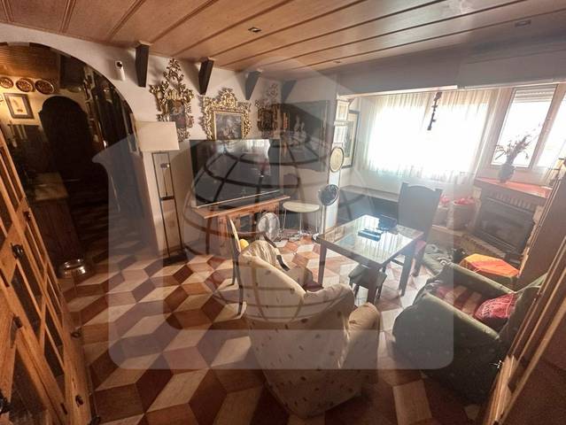 Piso en Venta en Calle Héroe de Sostoa en Parque Ayala - Jardín de la Abadía - Huelín