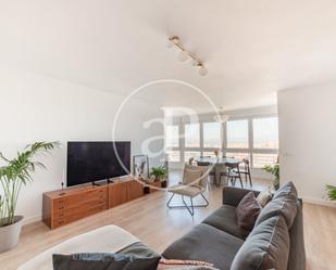 Living room of Flat to rent in  Madrid Capital  with Air Conditioner, Heating and Storage room