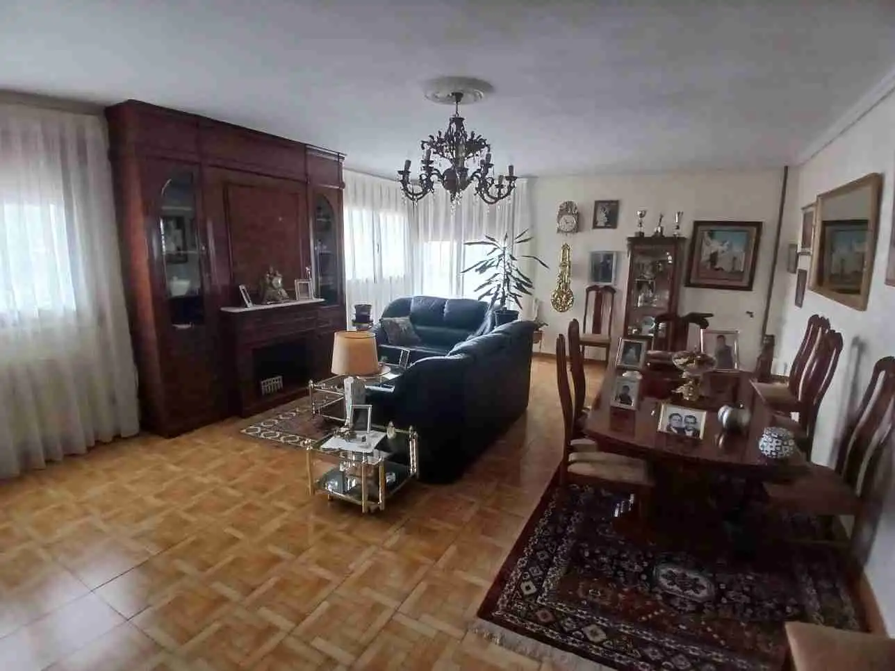 Sala d'estar de Casa o xalet en venda en Segovia amb Calefacció, Jardí privat i Terrassa