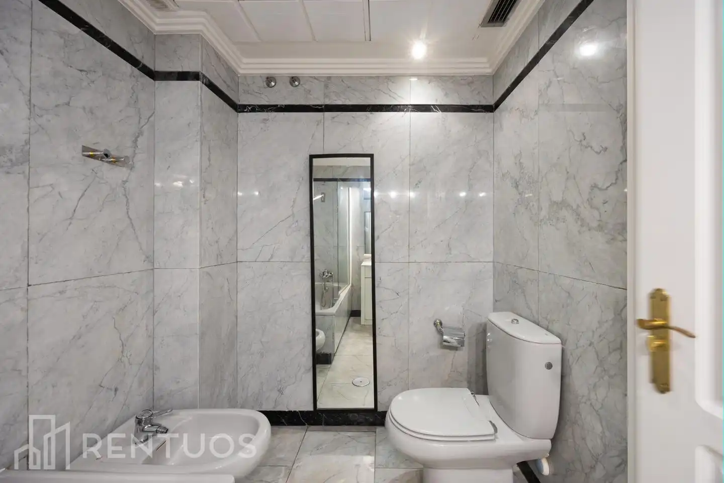 Baño de Piso de alquiler en Madrid con Aire acondicionado, Parquet y Amueblado