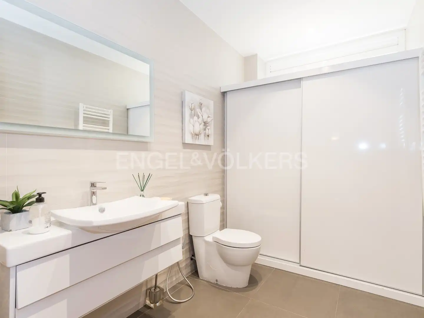 Bathroom of Houses for rent in Castelldefels  with Air Conditioner, Heating and Private garden