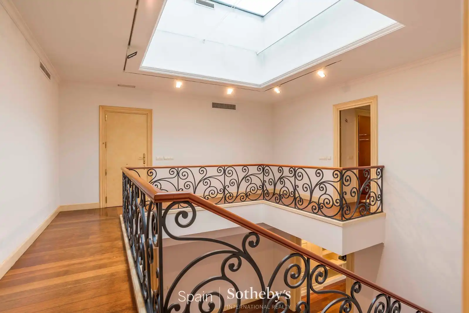 Dúplex de alquiler en Madrid con Aire acondicionado, Calefacción y Trastero
