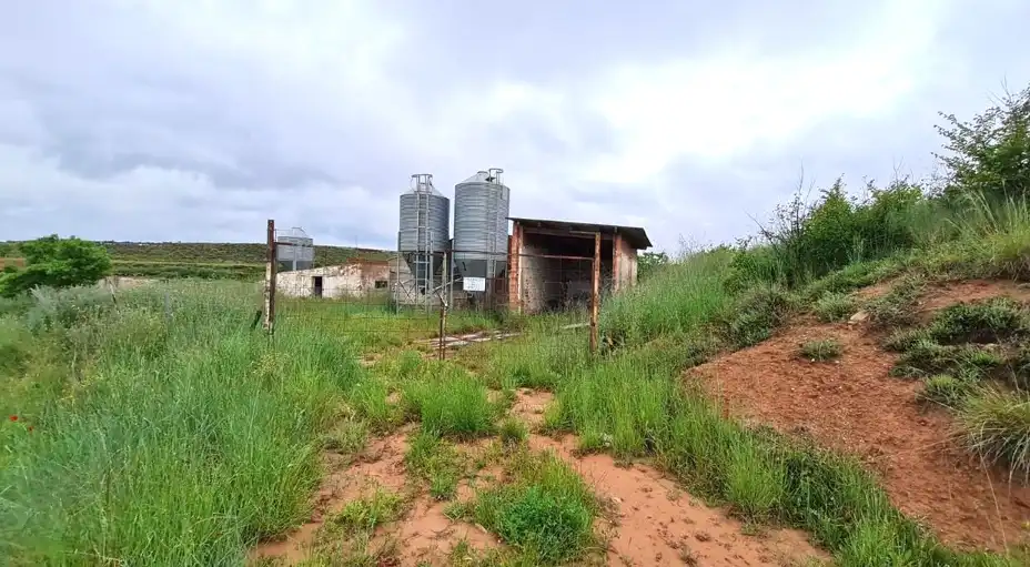 Nau industrial en venda en Aniñón