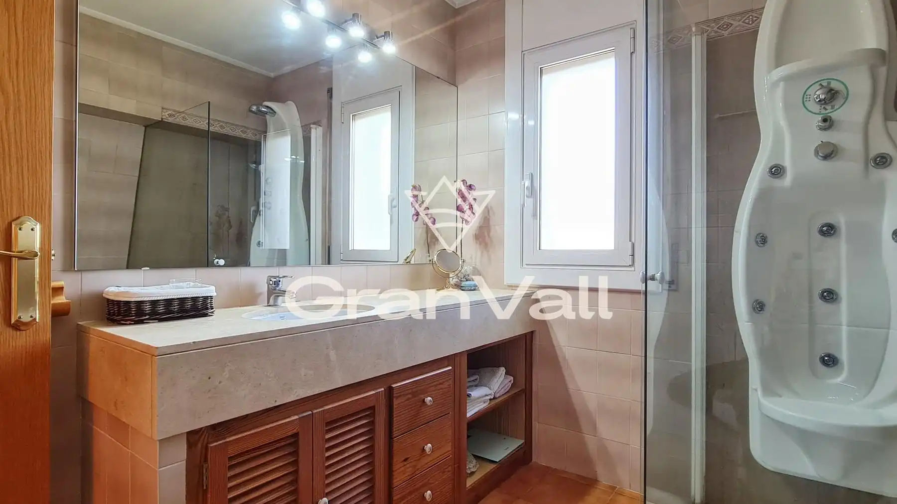 Baño de Casa o chalet en venta en Puigcerdà con Calefacción, Jardín privado y Terraza