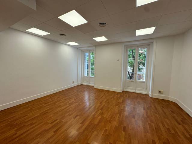 Oficina en Alquiler en Calle de Salustiano Olózaga en Recoletos