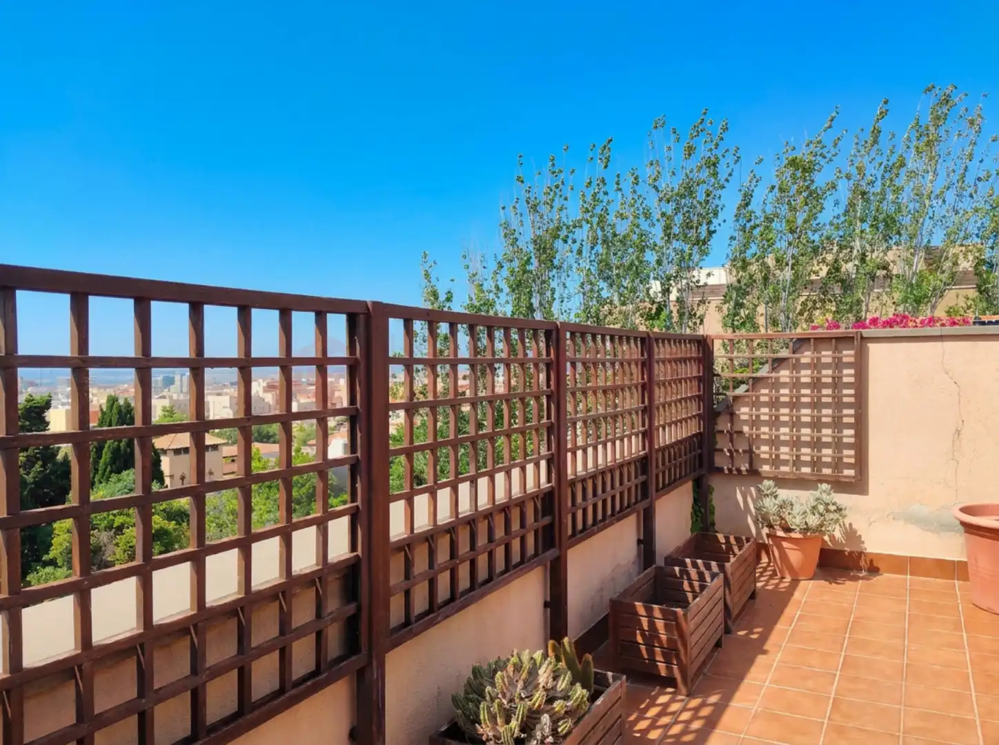 Terrasse von Dachboden zur Miete in Esplugues de Llobregat mit Klimaanlage, Heizung und Privatgarten