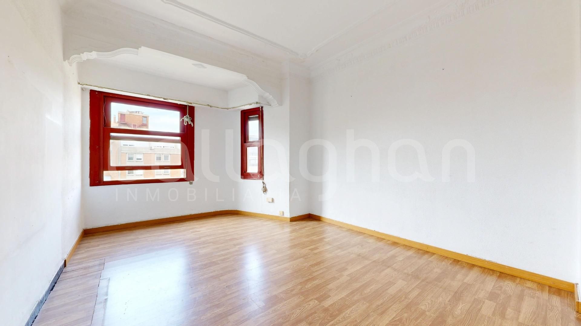 Bedroom of Flat for sale in  Valencia Capital  with Parquet flooring and Balcony