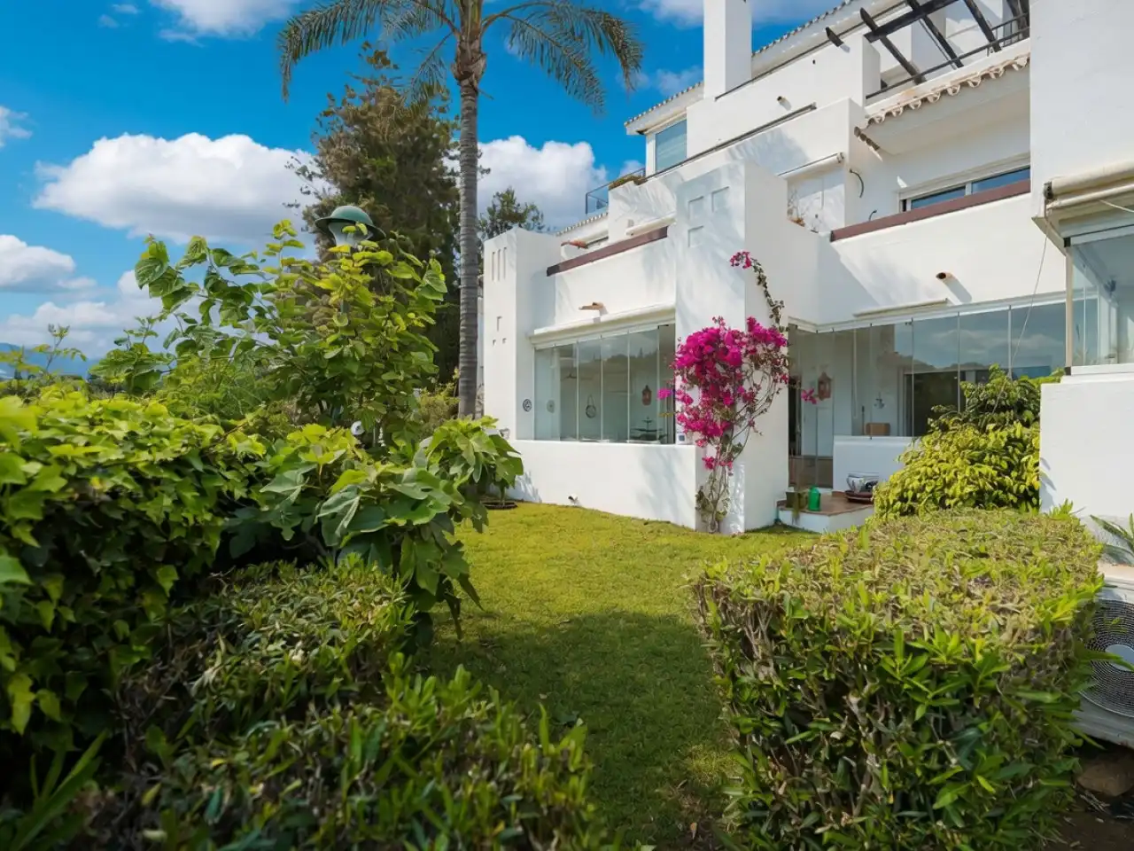 Jardín de Planta baja en venta en Marbella con Aire acondicionado, Calefacción y Jardín privado