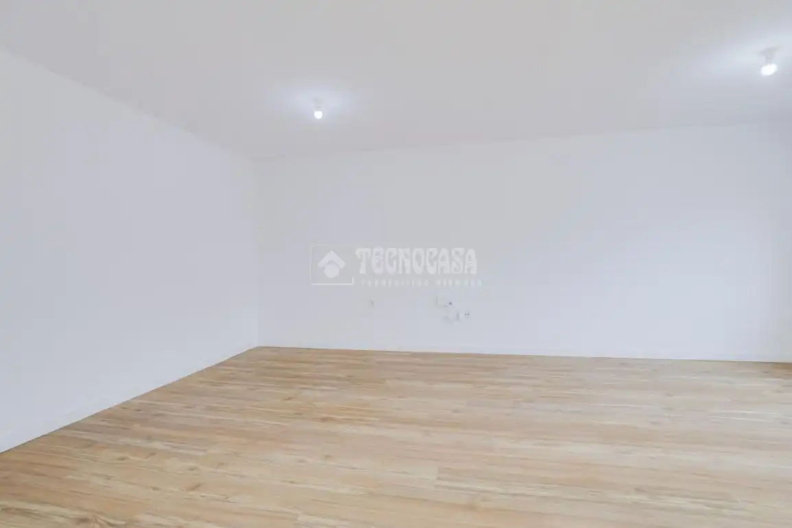 Piso en venta en Terrassa con Balcón
