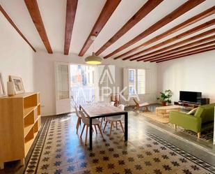 Exterior view of Flat to rent in  Barcelona Capital  with Heating, Furnished and Oven