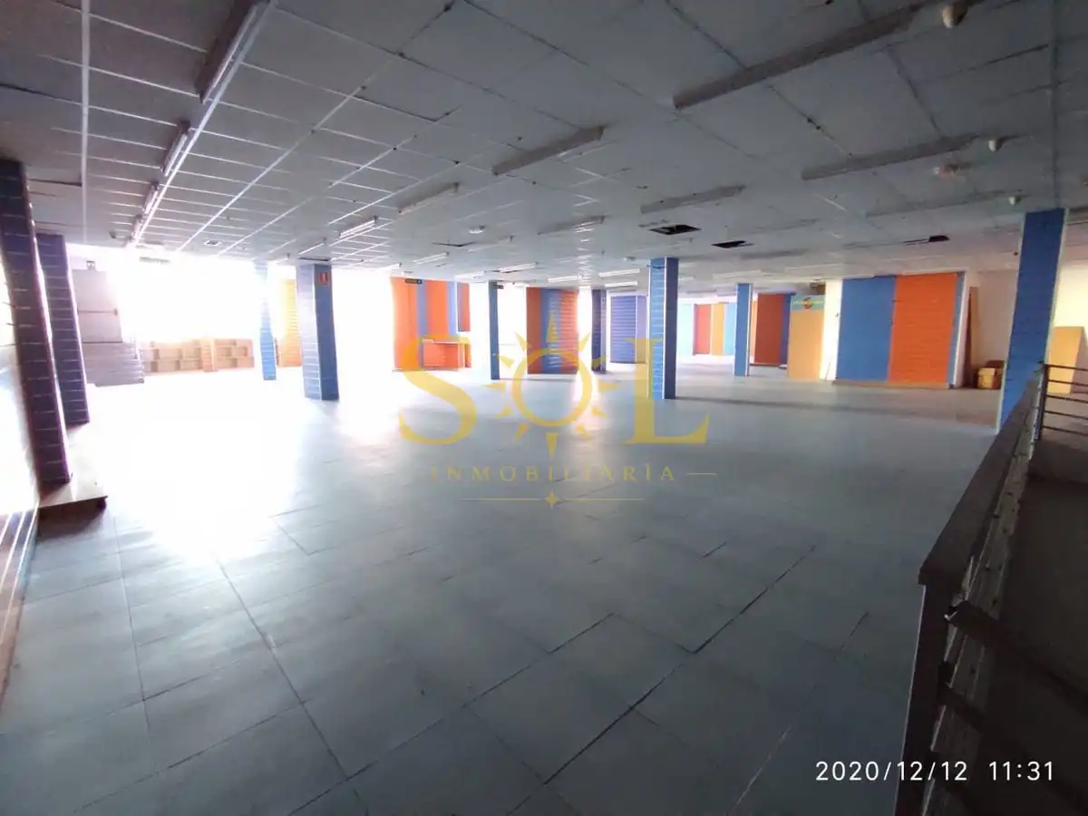 Local comercial en venda a Calle Alc M Castaño 104, imagen 2