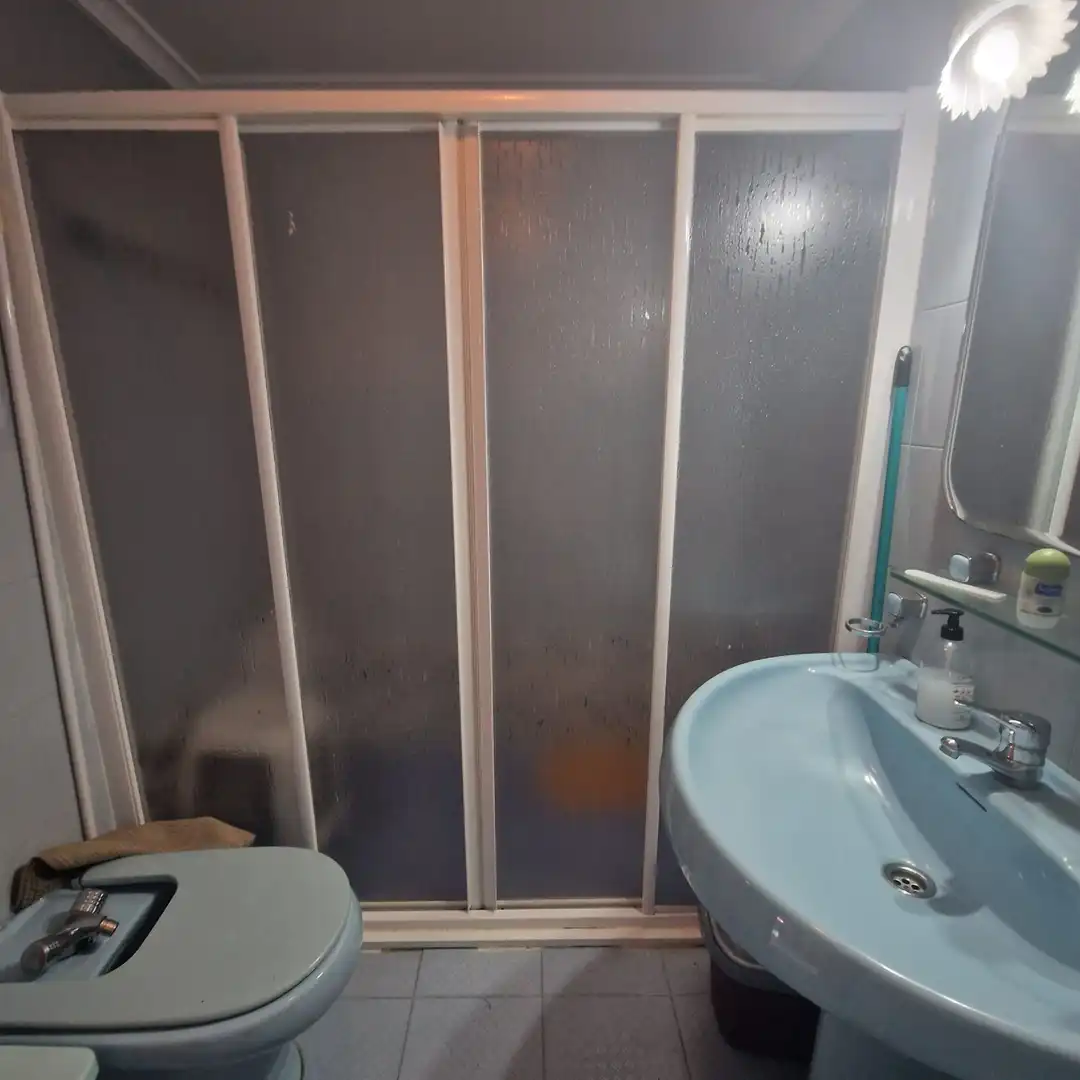 Badezimmer von Wohnung zur Miete in Málaga mit Möbliert