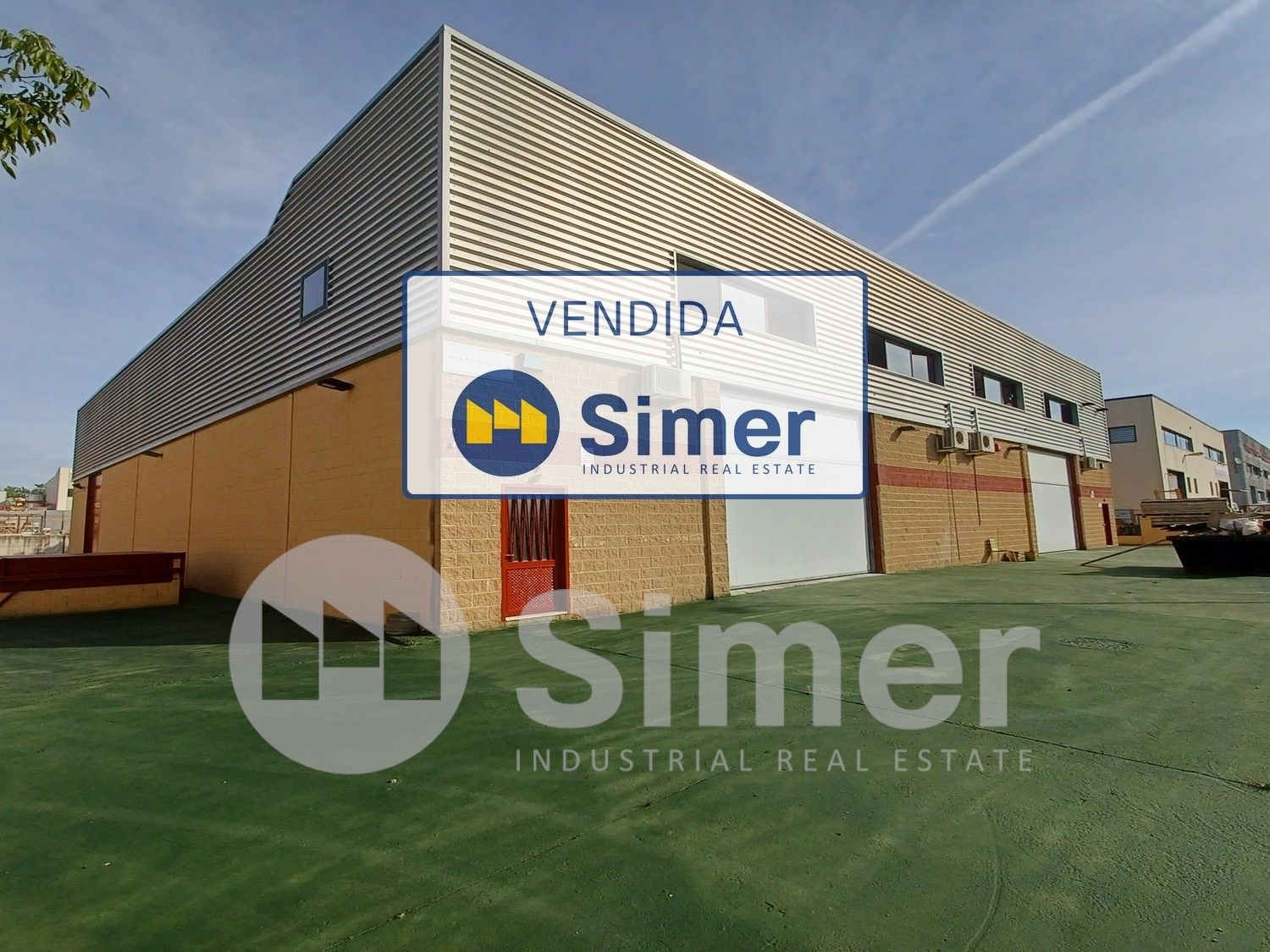Vista exterior de Nau industrial en venda en Llinars del Vallès