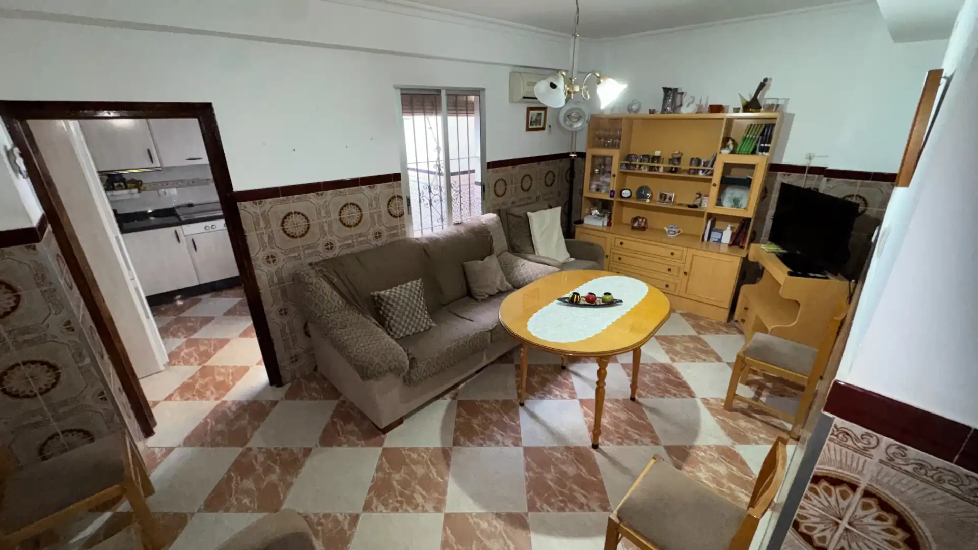 Sala d'estar de Casa o xalet en venda en Brenes amb Aire condicionat, Traster i Moblat