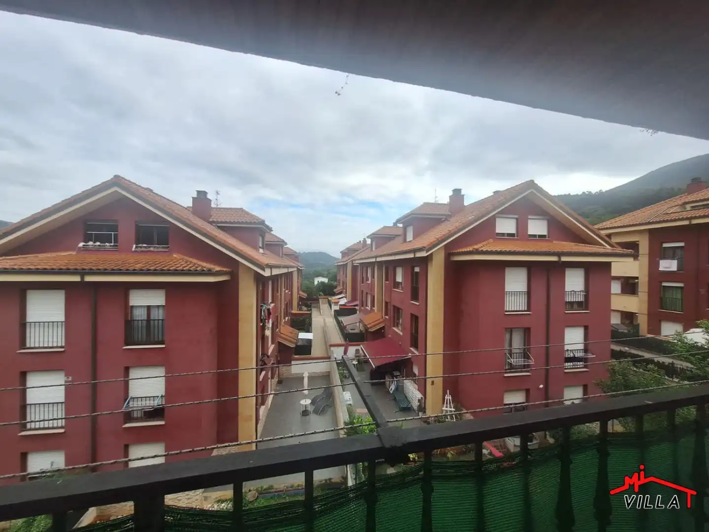 Vista exterior de Piso de alquiler en Ramales de la Victoria con Calefacción, Amueblado y Balcón