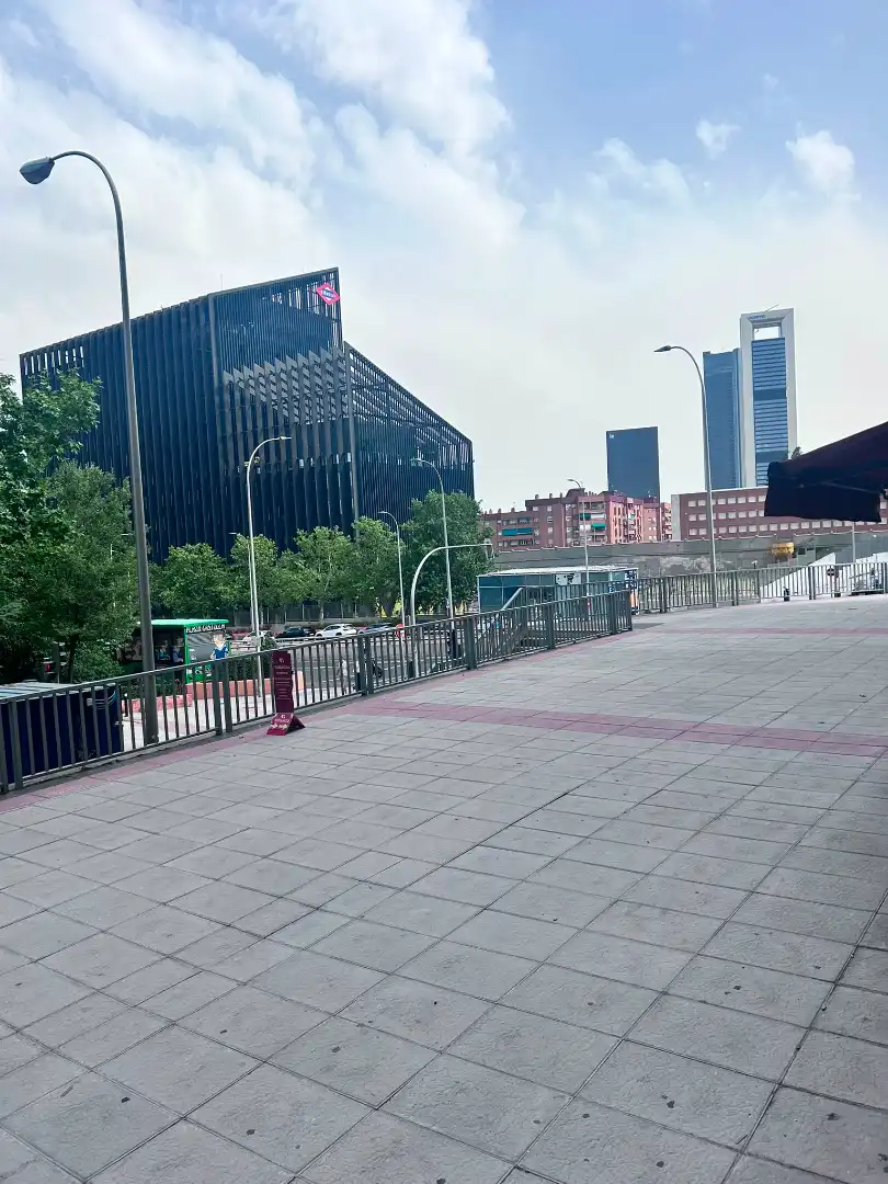 Außenansicht von Wohnung zum Verkauf in Madrid mit Klimaanlage