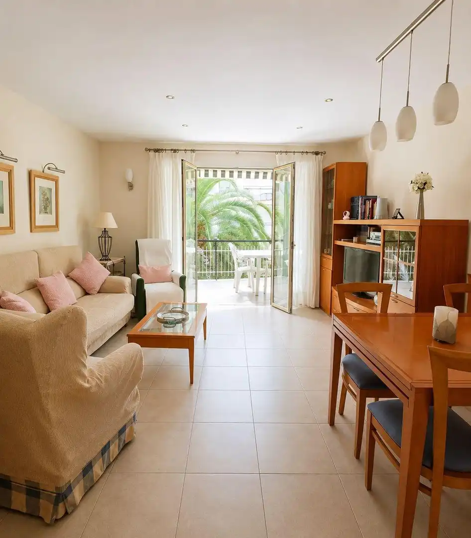 Sala d'estar de Pis en venda en Salou amb Aire condicionat, Terrassa i Moblat