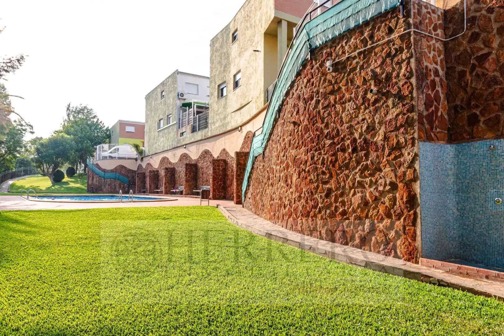 Piscina de Casa adosada en venda en Almoines amb Aire condicionat, Calefacció i Jardí privat
