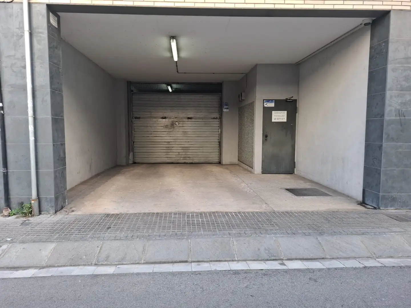 Doppelparkplatz mit Aufzug zum Verkauf in Carrer de la Pau 29, imagen 6