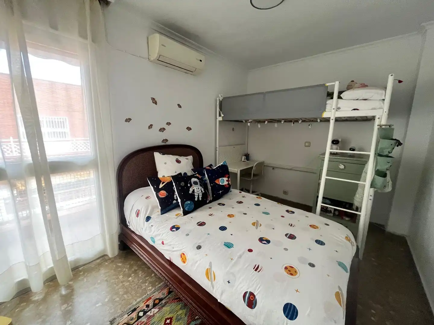 Bedroom of Houses for sale in Sevilla  with Air Conditioner, Heating and Private garden