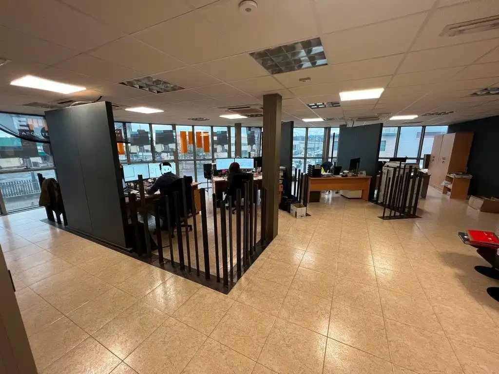 Nau industrial amb ascensor de lloguer a Rúa Jesús Fernández Pita, imagen 22