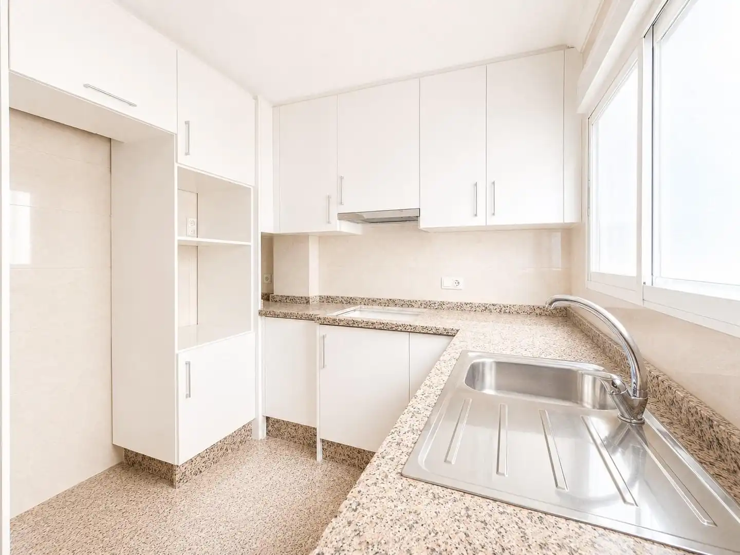 Flat with terrace for sale in Crevillent, imagen 2