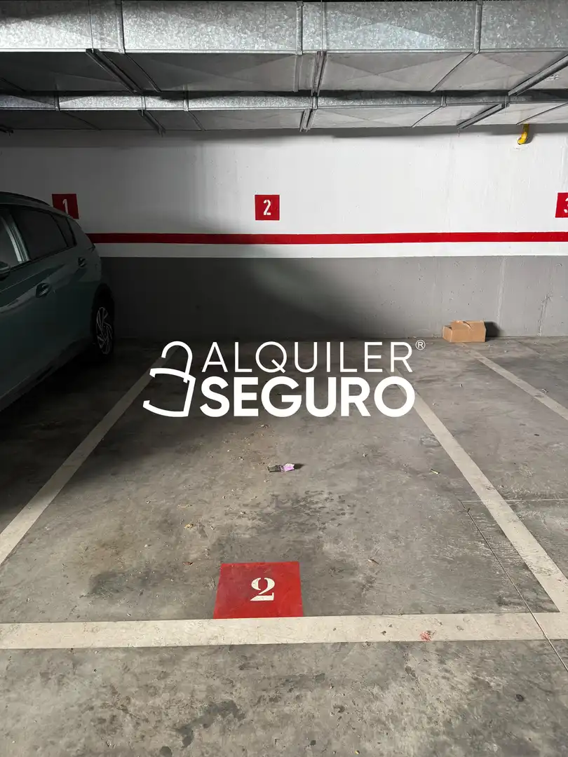Parking de Piso de alquiler en Málaga con Aire acondicionado, Terraza y Piscina