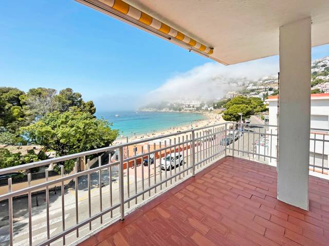 Edificio en Venta en Almadrava - Canyelles - Puig-Rom