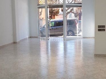 Local comercial en alquiler en Carrer d' Anna Mogas 51