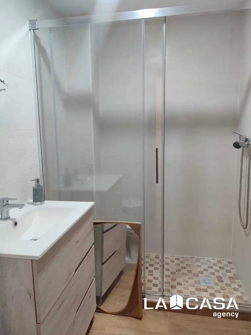 Bany de Pis en venda en Sevilla amb Aire condicionat i Calefacció