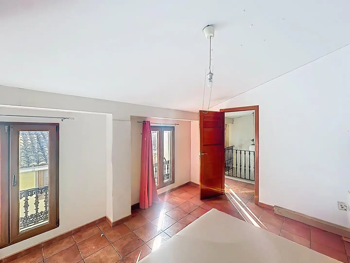 Dormitori de Casa o xalet en venda en Oliva amb Aire condicionat, Terrassa i Balcó