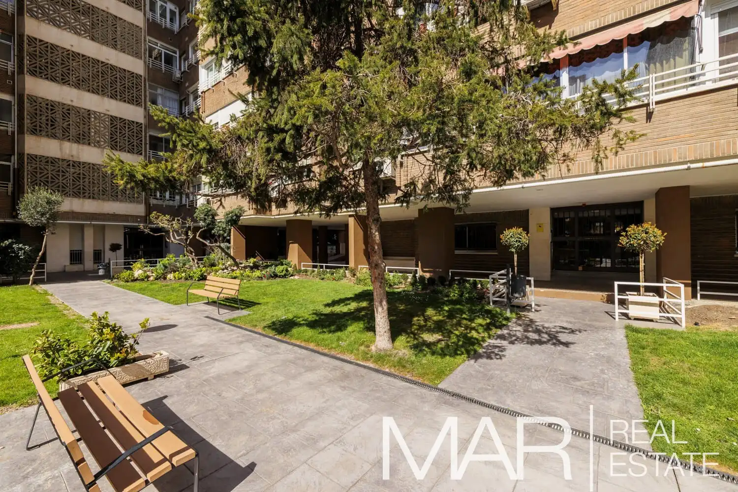 Vista exterior de Piso en venta en Madrid con Aire acondicionado, Calefacción y Trastero