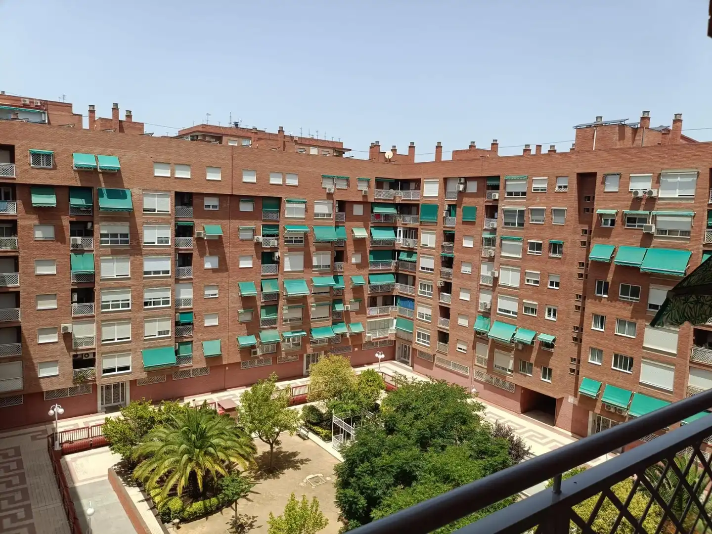 Außenansicht von Wohnung zur Miete in Granada mit Heizung, Privatgarten und Terrasse