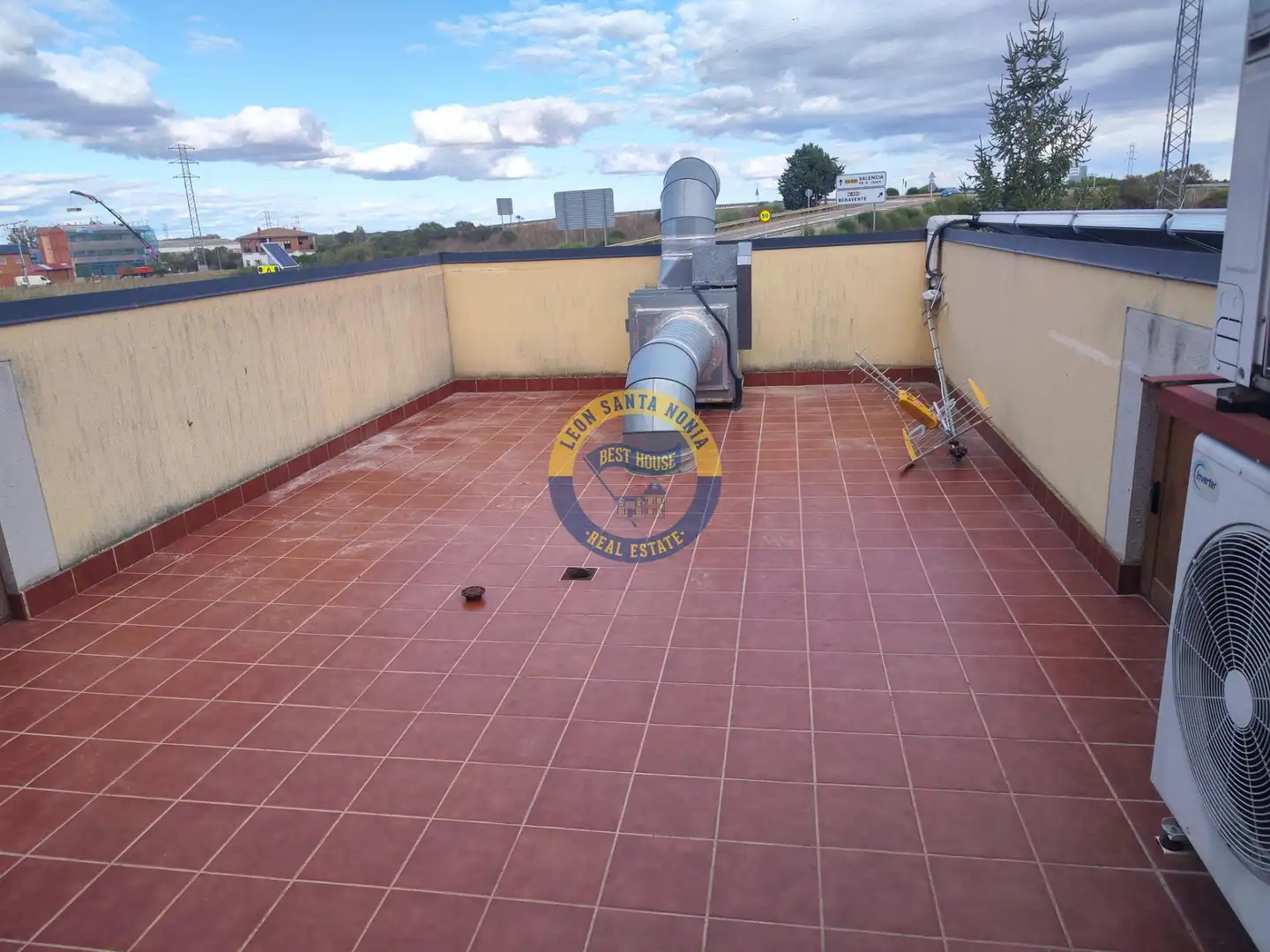 Local en venta en Villamañán