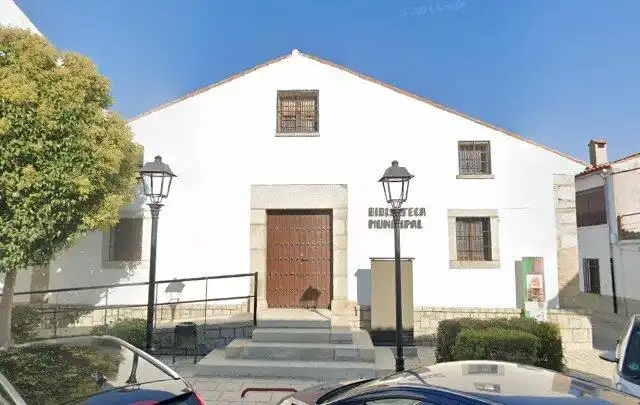 Vista exterior de Piso en venta en Dos Torres