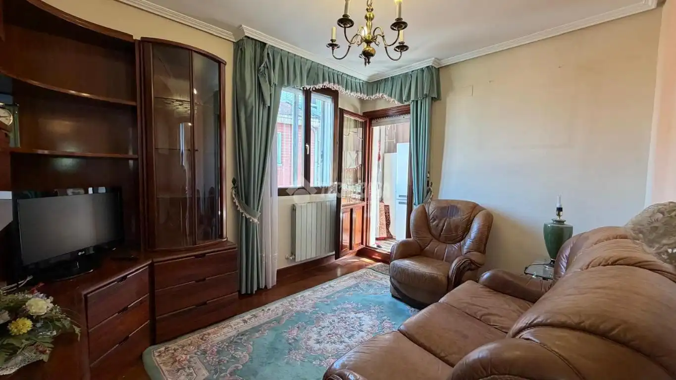 Sala de estar de Piso en venta en Bilbao  con Calefacción y Amueblado