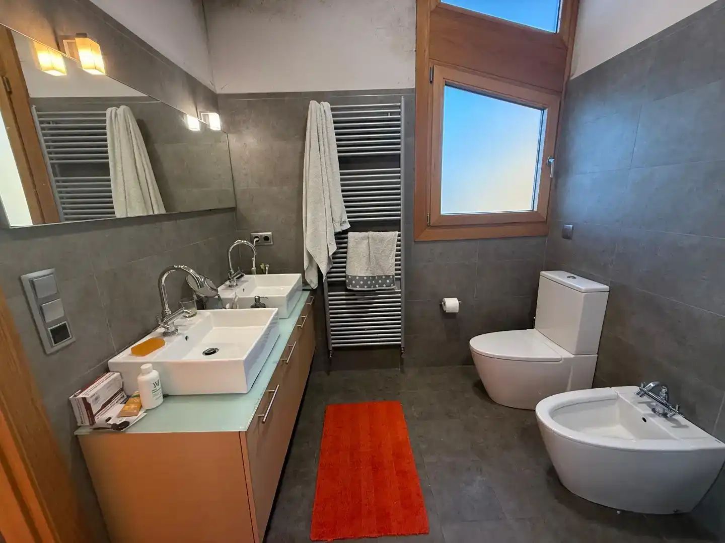 Bany de Casa o xalet en venda en Vigo  amb Aire condicionat, Piscina i Balcó