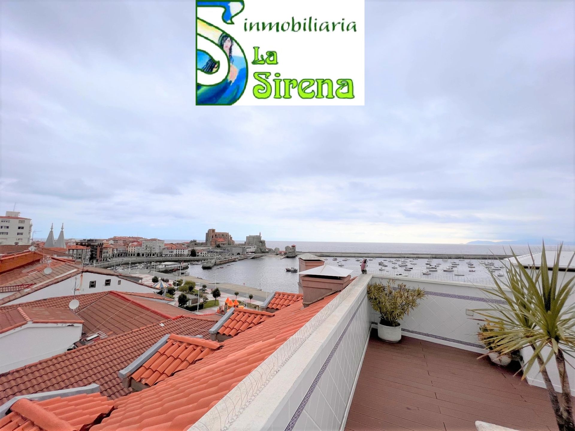 Vista exterior de Apartament de lloguer en Castro-Urdiales amb Calefacció, Terrassa i Piscina