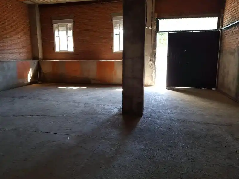 Local comercial en venda a Miralvalle - Av. Virgen del Puerto - La Data, imagen 2