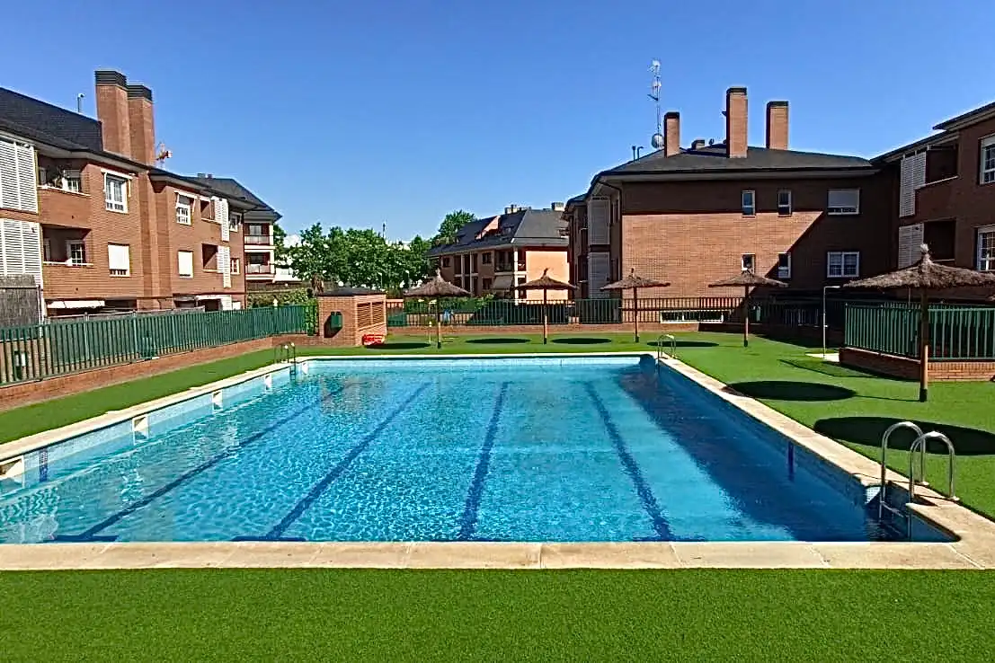 Piscina de Piso en venta en Las Rozas de Madrid con Aire acondicionado, Calefacción y Terraza