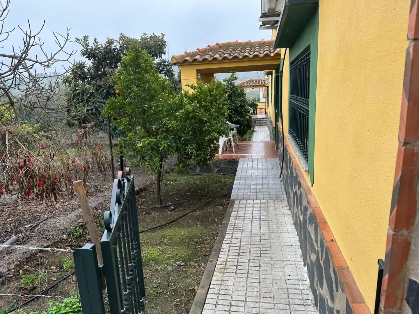 Außenansicht von Wohnung zur Miete in Valverde de Leganés mit Klimaanlage, Privatgarten und Schwimmbad