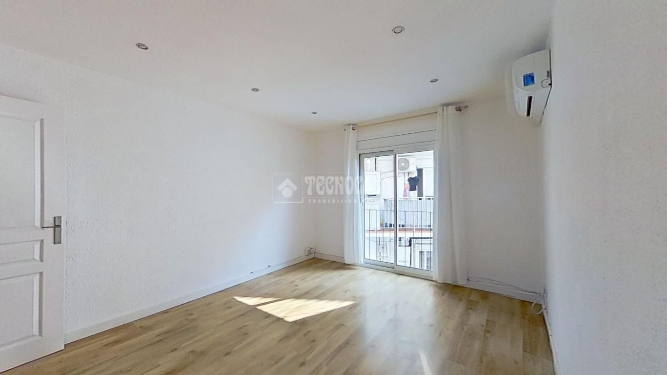 Bedroom of Flat for sale in Cerdanyola del Vallès