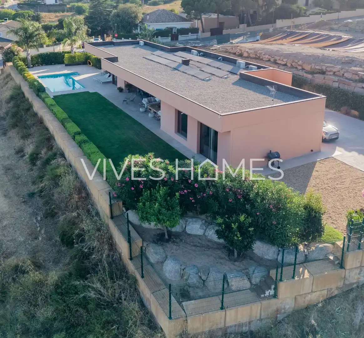 Vista exterior de Casa o chalet en venta en Sant Vicenç de Montalt con Aire acondicionado, Calefacción y Jardín privado