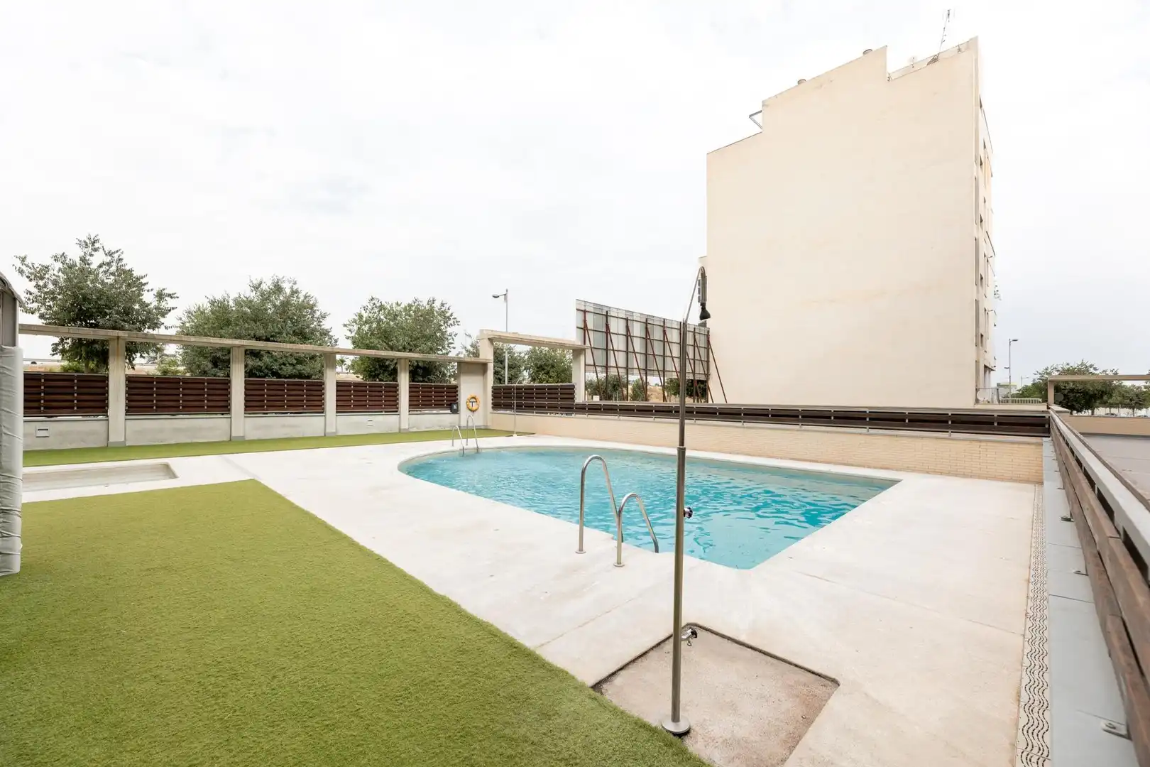 Swimming pool of Flat for sale in Armilla