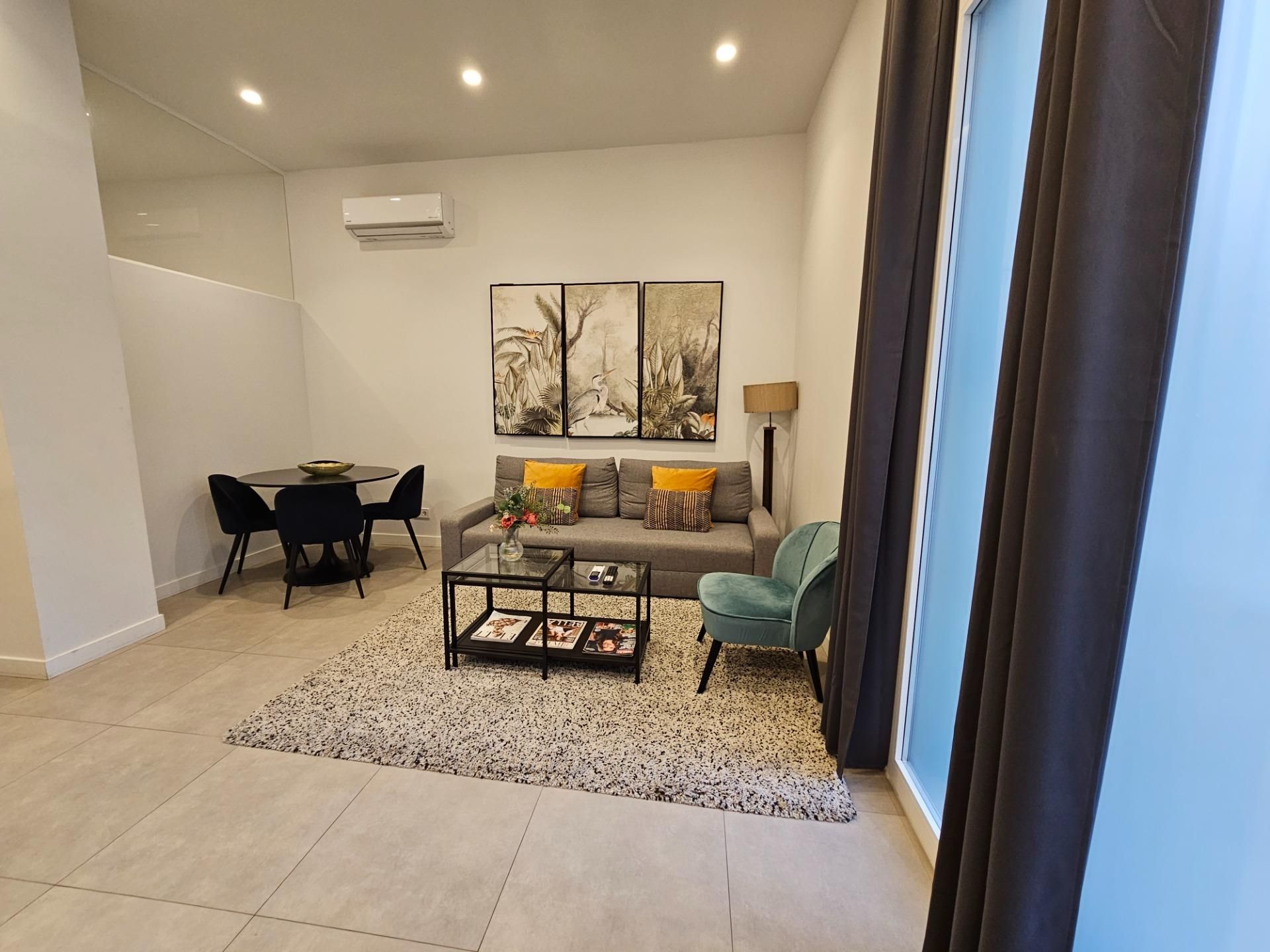 Living room of Apartment for sale in  Madrid Capital  with Private garden, Terrace and Balcony