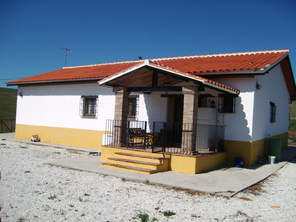 Vista exterior de Finca rústica en venda en Antequera amb Jardí privat i Moblat