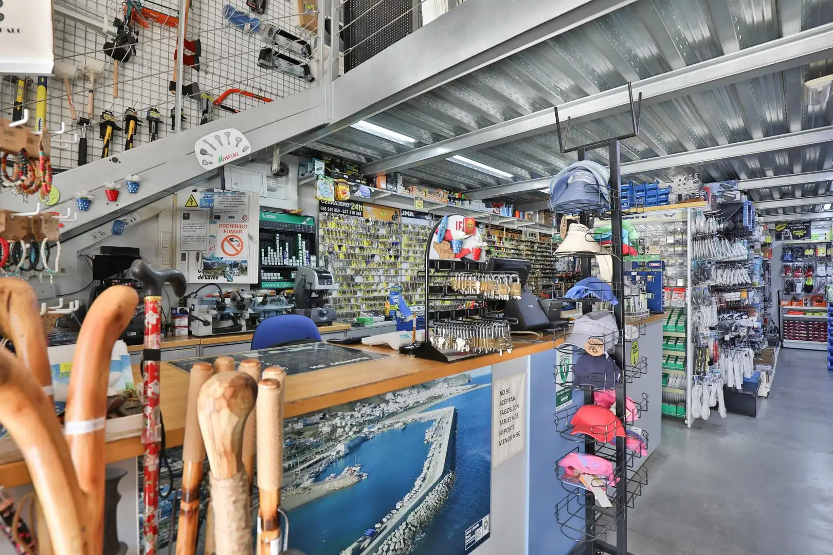 Local en venta en Carboneras
