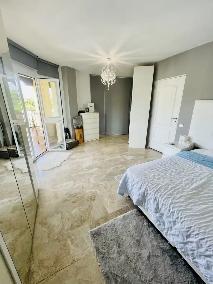 Apartament amb piscina en venda a Nueva Andalucía, imagen 4