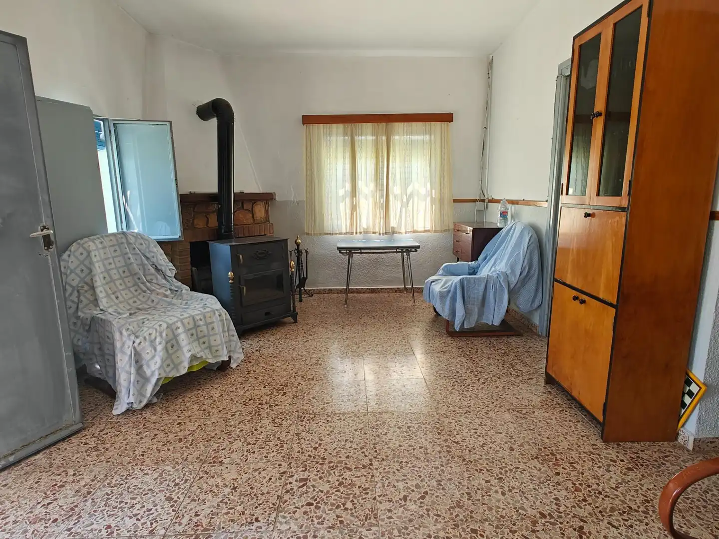 Sala d'estar de Casa o xalet en venda en Yátova amb Calefacció i Jardí privat